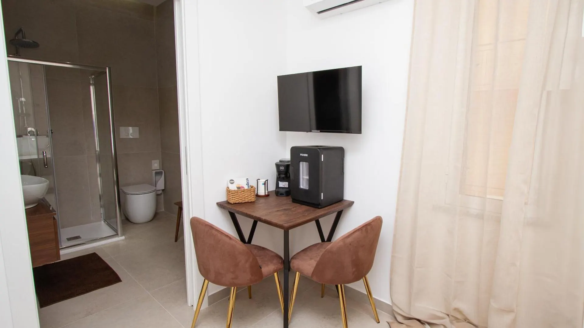 Suites Domus Fysi باليرمو بيت ضيافة